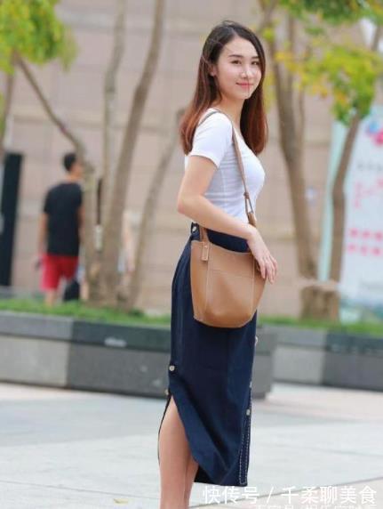 清纯|美女穿白色外衣和粉色阔腿裤,清纯可爱,精致发型吸睛无数