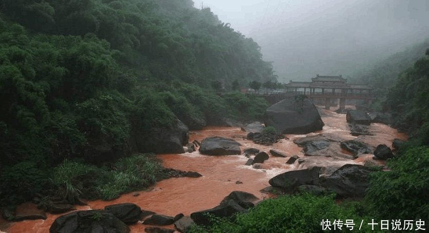 河流|中国最诡异的河流! 两岸毒蛇出没, 一到下雨天就变成“血河”