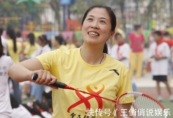 陈清晨|奥运冠军高崚晒一家四口合影!退役后明显圆润,一双儿女颜值超高