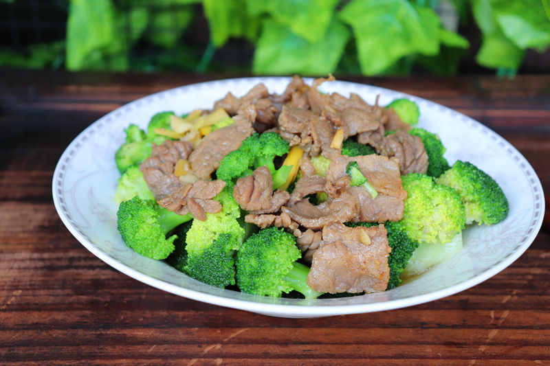 牛肉|牛肉和西兰花天生一对,牛肉鲜嫩,西兰花翠绿,脆嫩爽口营养高