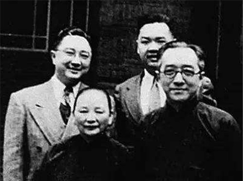  培养|她16岁嫁人，23岁守寡，从未读书，却亲手将儿子培养成大文豪