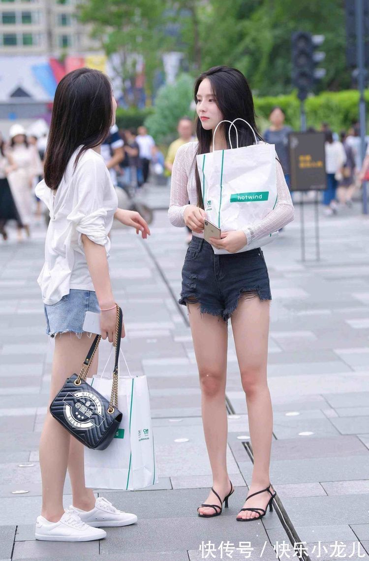 优雅 心思别致的打底裤更显优雅大方的气质,简约也是一种美,减龄优雅