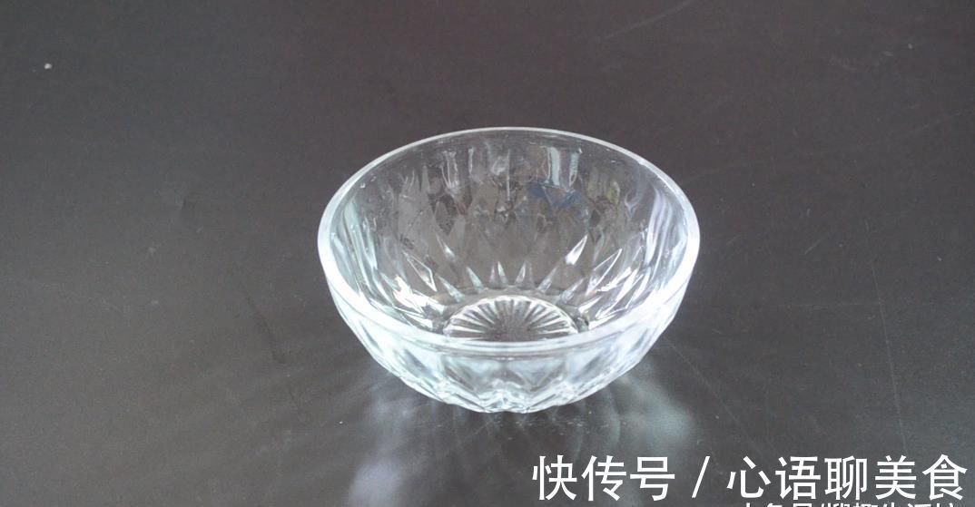 用蜡烛在电水壶上擦一擦太实用了, 解决了很多人的烦恼, 赶紧试试