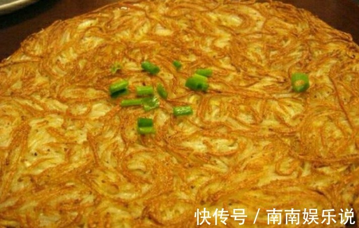 两个鸡蛋,一碗面粉,筷子搅一搅,不揉面不碰面,比包子好吃太多