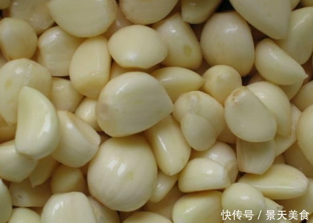 大蒜|大蒜吃不完总长芽浪费教你一个小“技巧”，保存一年都不坏