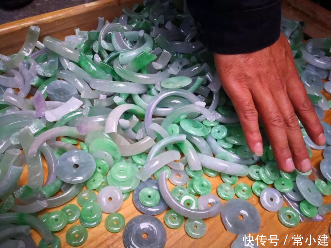 捡漏|整顿玉石市场出重拳,瑞丽销毁超千万元的B、c货翡翠