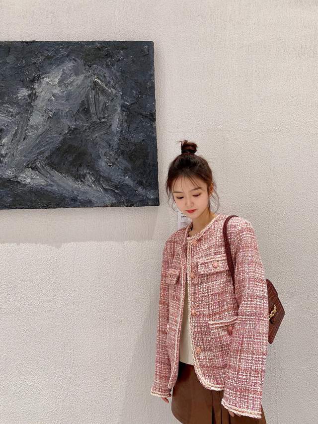 小个子|秋天一定要穿一次“小香风套装”,高级不说还显白,美进骨子里