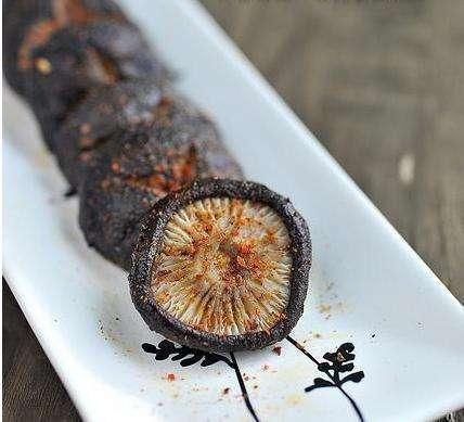 美食推荐：孜然烤香菇，酸汤辣猪手，酸汤丸子，青椒炒山药的做法