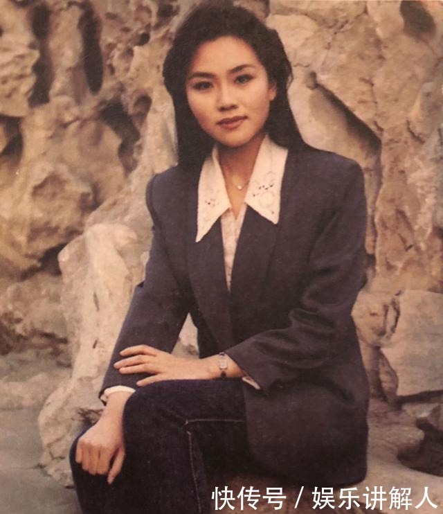 前央视著名主持人方静,因谣言退出央视,44