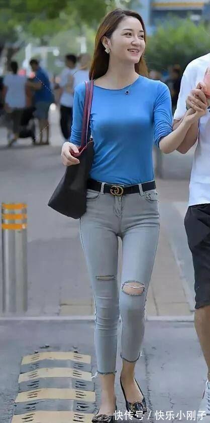分割线 优雅清爽的打底裤穿搭更有立体感,秀出阳光的气质,帅气随性