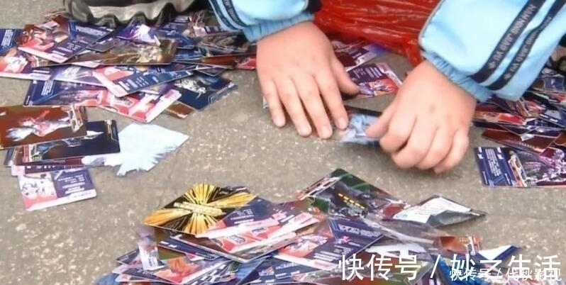 孩子|孩子疯狂迷恋的“奥特曼卡片”好在哪里?为啥会成为社交硬通货?
