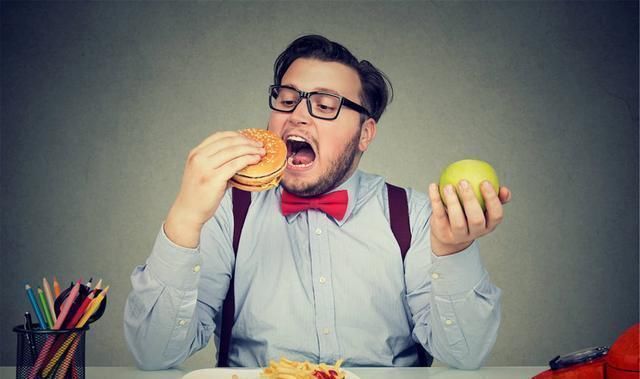 咀嚼|男性衰老时,吃饭期间,往往有3特征,假如没有,恭喜你还年轻