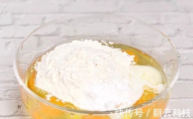 搅一搅，蒸一蒸，不用打发不用烤，火遍全网的懒人蛋糕就这么简单！