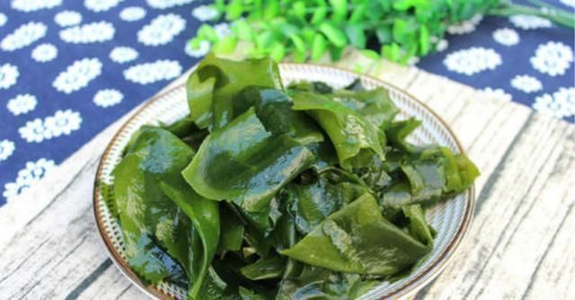 凉拌海带丝|海带还在直接用清水泡怪不得又硬又难吃,教你1招15分钟就泡开