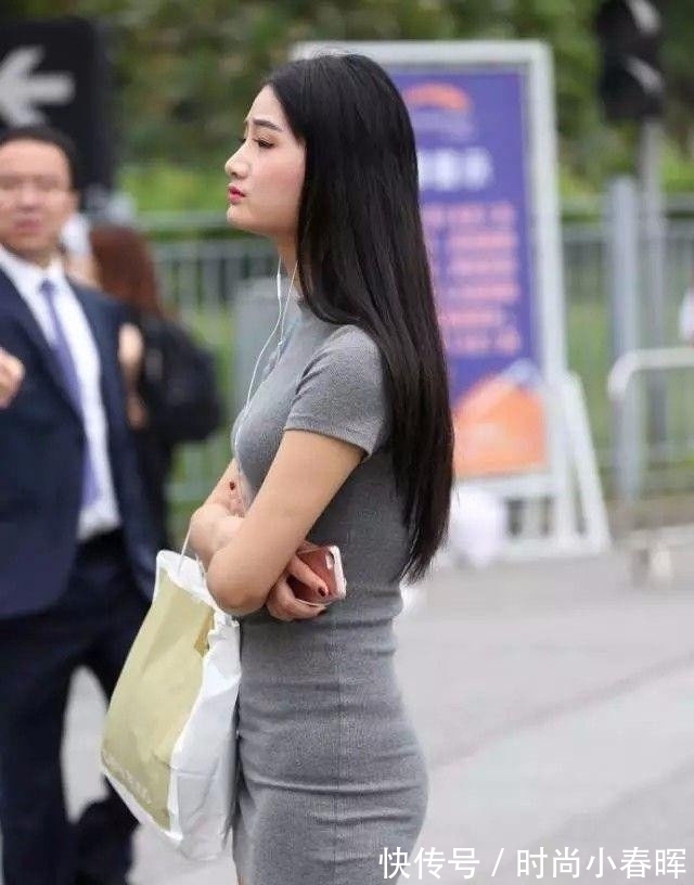 裙子 辣妈的裙子太短了,老拉扯裙摆不方便吧?