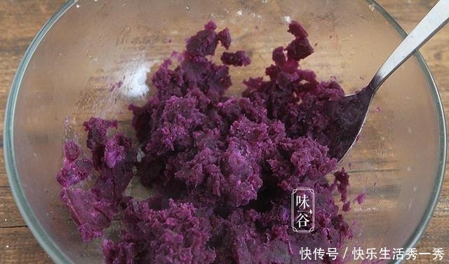 入秋了,此碱性食物我家必食,做成糕点蒸着吃,香甜软糯,真解馋