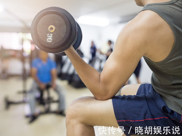 骨质疏松症|男人雄性激素低,身体会出现这3种异常,吃4种食物恢复男人本色