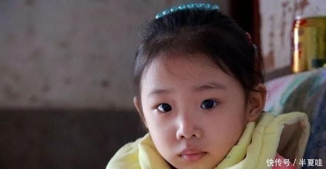 治病|5岁女孩因没钱治病,拖着象腿一样粗的大腿,每天吃止痛片止痛