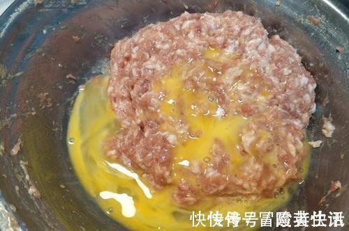 小酥肉|饺子馅想要鲜流油流汁?有人加鸡蛋,有人加油,其实都不全面