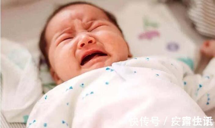 琳琳|孩子睡醒后的行为,寓意着孩子“智商高”,哪怕占了一个也很好