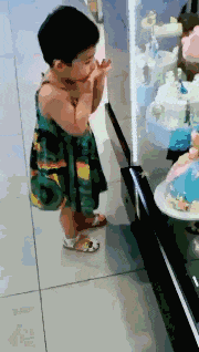 |搞笑动图:妹子,你这是相亲成功了吗?