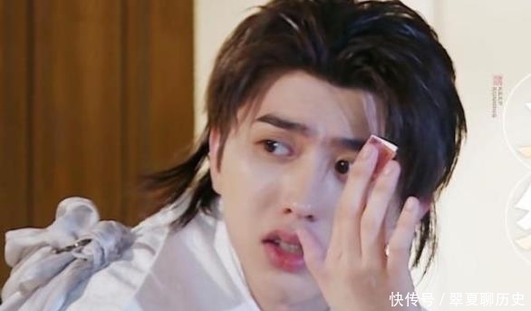 节目组 “跑男”的主角线索暴露,却只有蔡徐坤发现,网友:想念陈赫