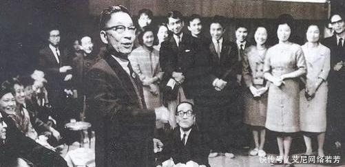 老舍先生投湖前说了什么?