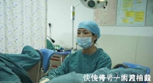 医生|25岁孕妇产龙凤胎刚要缝合，突然喊道“等一下”，医生当场愣住