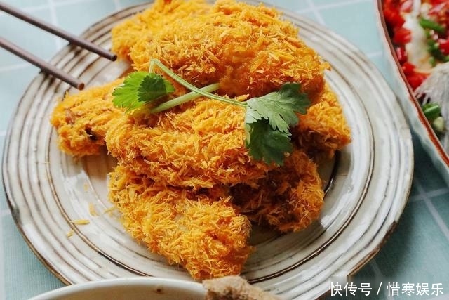  三人晚餐，鸡鸭鱼肉真丰盛，在家做太实惠了