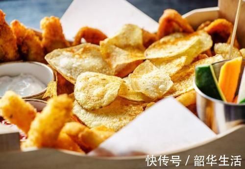 孩子|加速孩子“积食”的3件事,提醒各位父母要少做,保护孩子脾胃