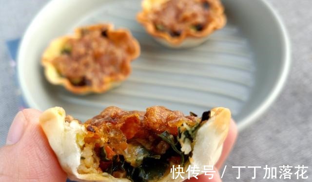 随手做个小吃,金黄酥脆香喷喷,不蒸不煮太简单,10分钟出一锅!