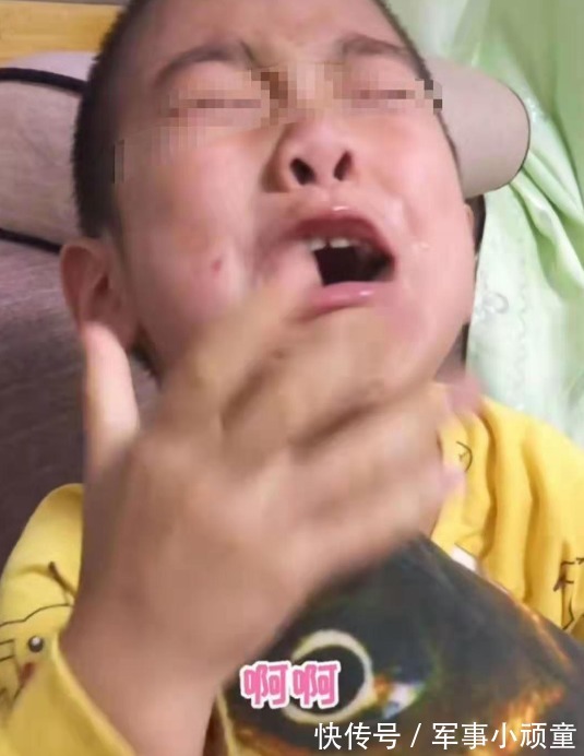 求饶|熊孩子要吃100个雪糕冰死自己,妈妈买120个,吃到第3个大哭求饶