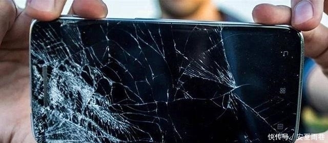 一张纸从太空飘落回地球时会发生什么?