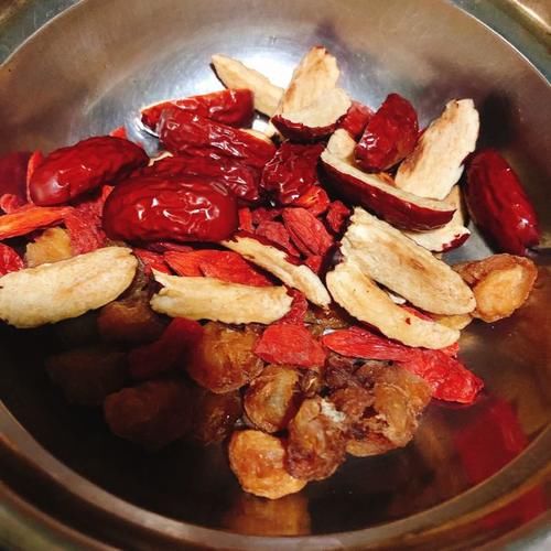 每月必喝補血驗方，你離滿血復(fù)活就差這一杯碗