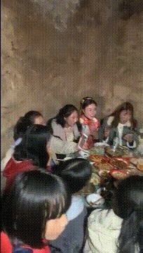 |搞笑GIF：看看新娘子的笑容，就知道她一定很幸福