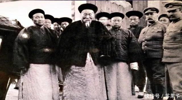 后代子孙|清朝时期的贪官,留下亿万家产,后代子孙至今仍是亿万富翁