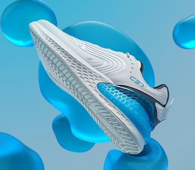 qu|五双国产“性价比王者”跑鞋推荐 !现在200块钱就能入手!