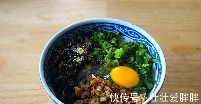 青菜|三伏天,这包子味道太香了,皮薄馅多又营养,一口一个真解馋!