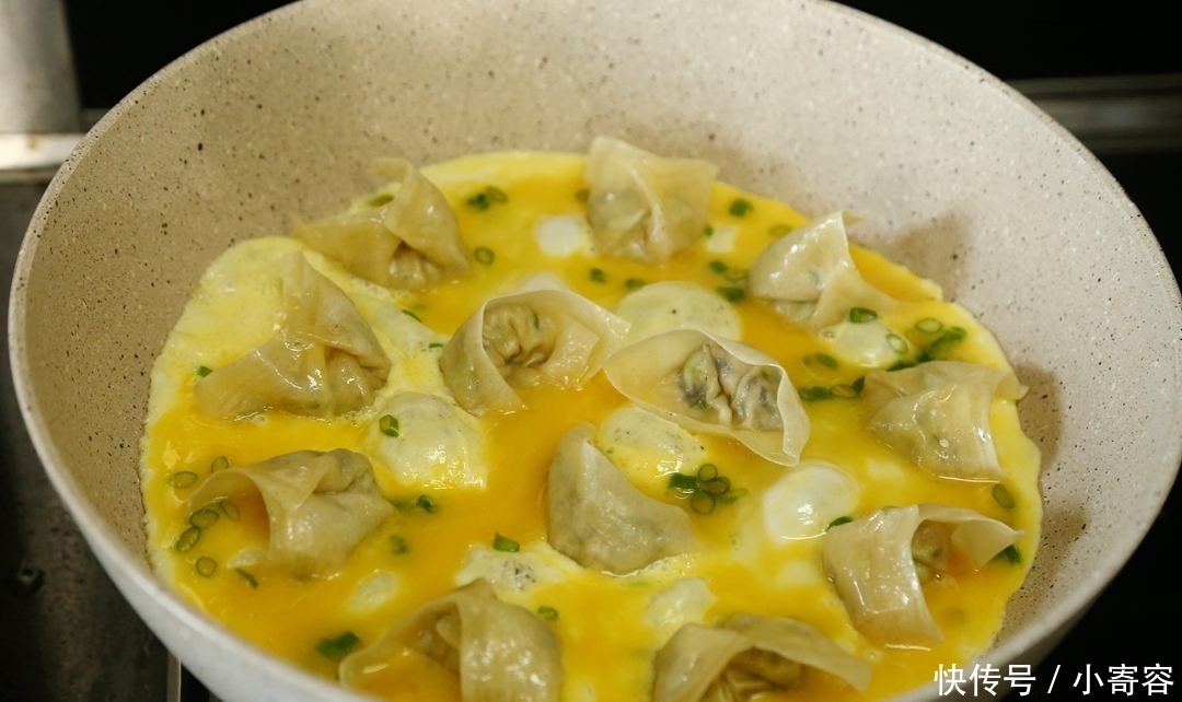 鸡蛋吃了几十年，第一次发现和“他”绝配，8分钟完美早餐！