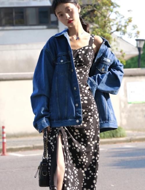春季没有一件“牛仔装”可惜了，配裙子年轻不说还时髦，潮人都爱