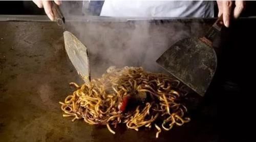 来自|在日本旅游,不能错过的4种小吃,日式炒面上榜,最后1种来自中国