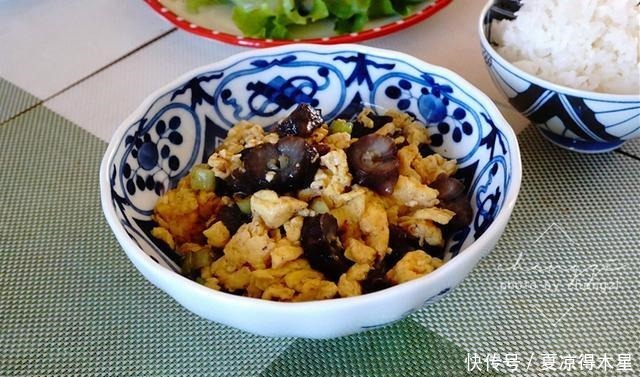 大连老两口的晚餐,简单营养,走红朋友圈,网友这吃法太美了!