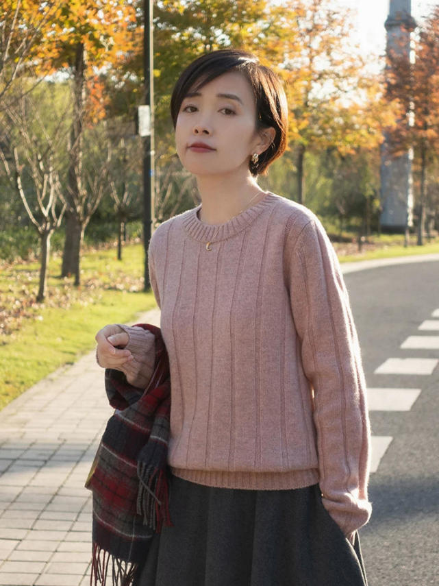 姐妹 优雅女人的衣橱里必备“毛衣”,尽显熟龄美,你心动了吗?
