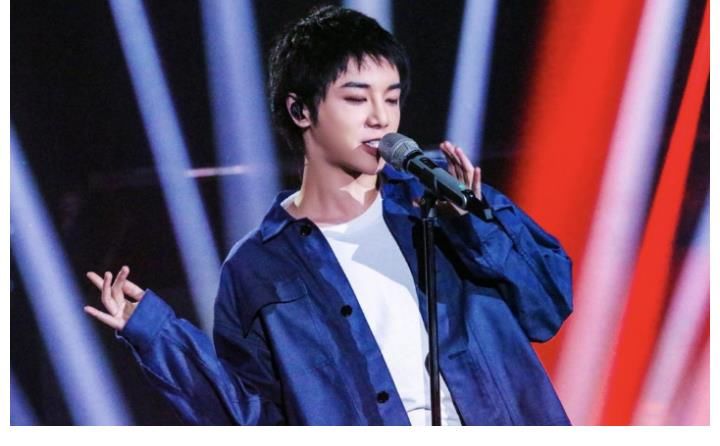 看了華晨宇參加雙十一晚會的好消息后，你就會發(fā)現(xiàn)，他一直在努力