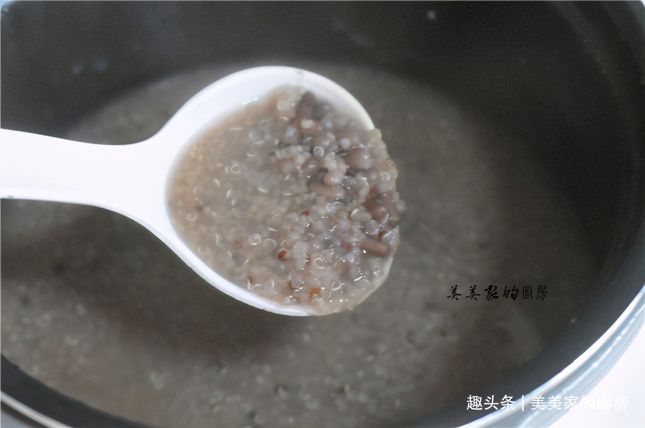 秋天解燥首选它，胜过滋补汤，搭配糯米入锅一蒸，超滋润！