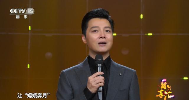 央視舉辦簽約活動,董卿主持意料之中,龍洋出現(xiàn)證明自身市場定位