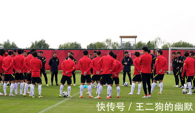 徐江|好事?记者:国足无主场李铁能躲个清净,几万人喊“下课”很糟心