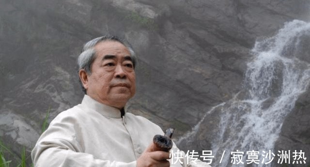 书法|范曾书法怎么样颇有文人风骨,只是美中不足,略有江湖味!