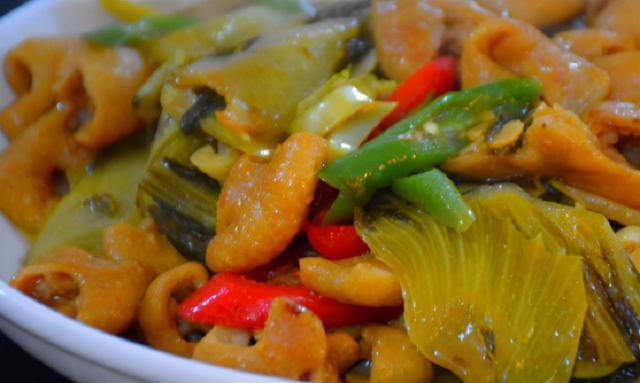 解馋|猪大肠炒不脆?只需简单1步,做出来的大肠脆爽不韧,真解馋!