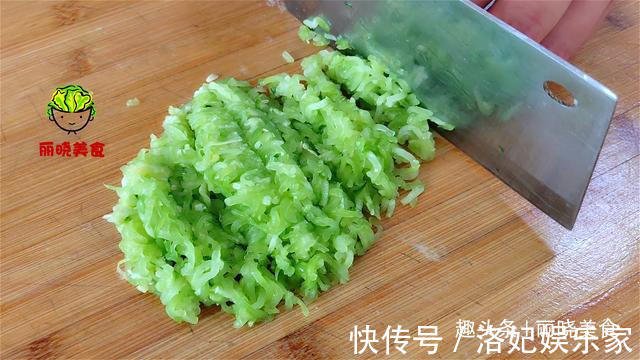 饺子|夏季炎热,教你做黄瓜馅的饺子,清淡营养还好吃,全家都爱